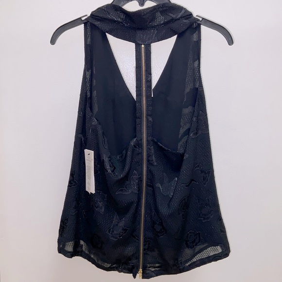 Cooper & Ella T-bone top with exposed zipper - Picture 1 of 6